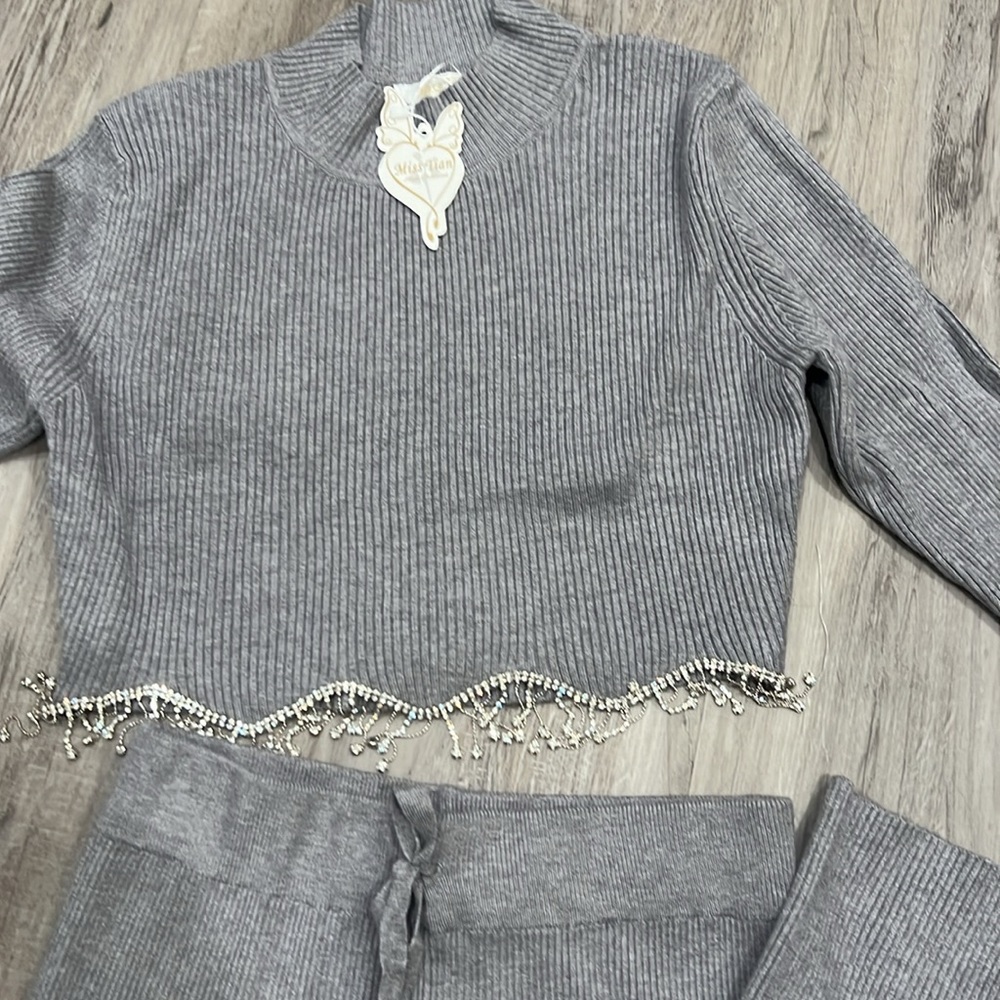 Ribbed sweater type outfit - Picture 3 of 3